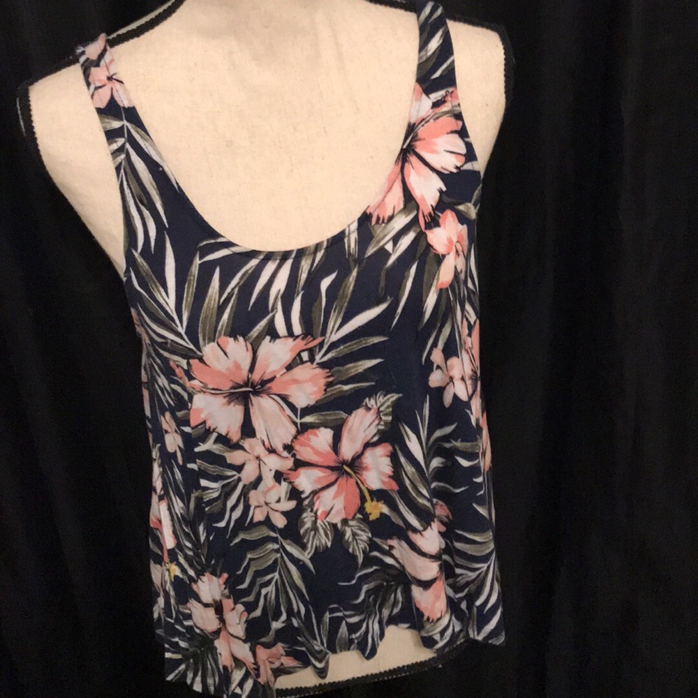 Floral Tank 🍃